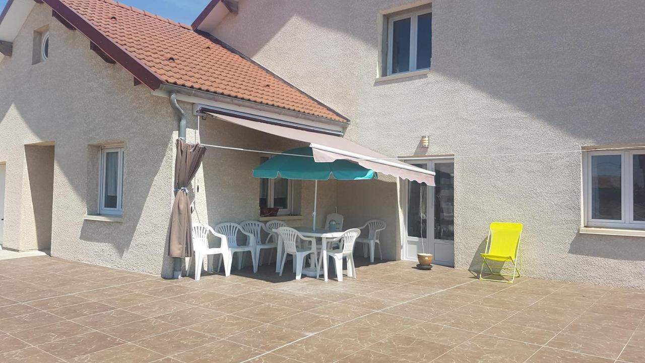 Coloc Supergite Spacieux Proche Toutes Commodites Saint-Just-Sauvage Exterior photo